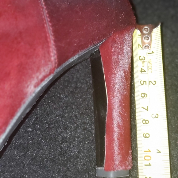 Burgundy pony hair Weitzman booties sz 8.5 - Picture 4 of 6